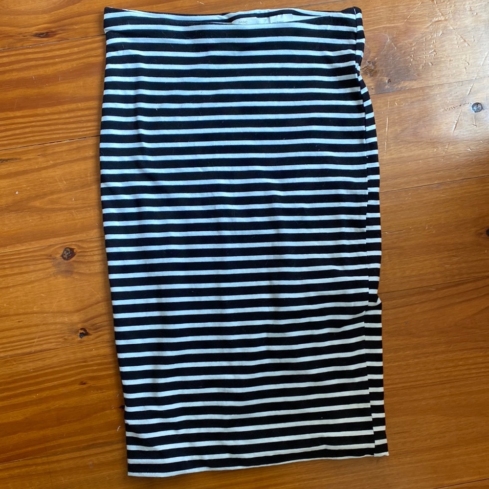 H&M basics skirt US small